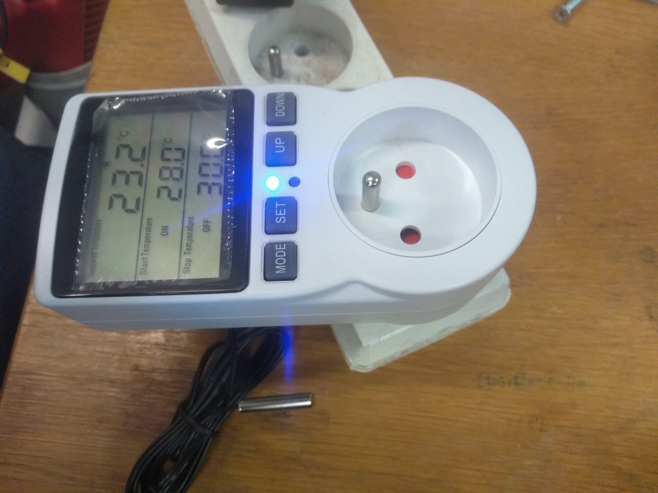 KT3100 Wall socket  temperature controller and timer
